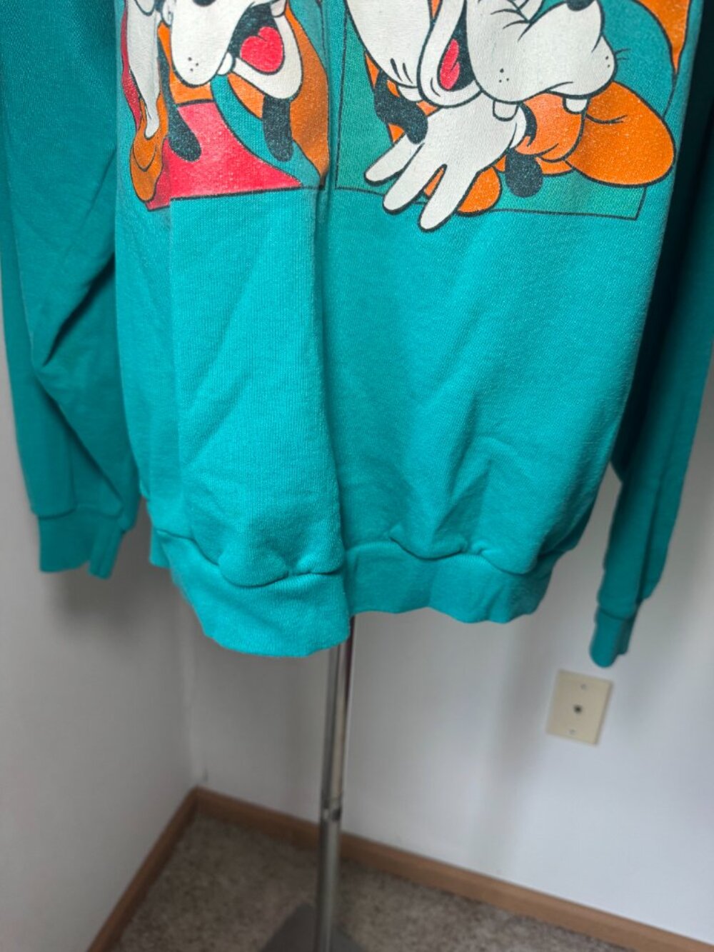 Disney Vintage Walt Disney Company Turquoise Goofy Distressed Crew Sweatshirt - Picture 7 of 12